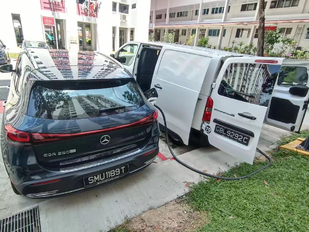 新加坡客户移动储能充电桩-移动充电车