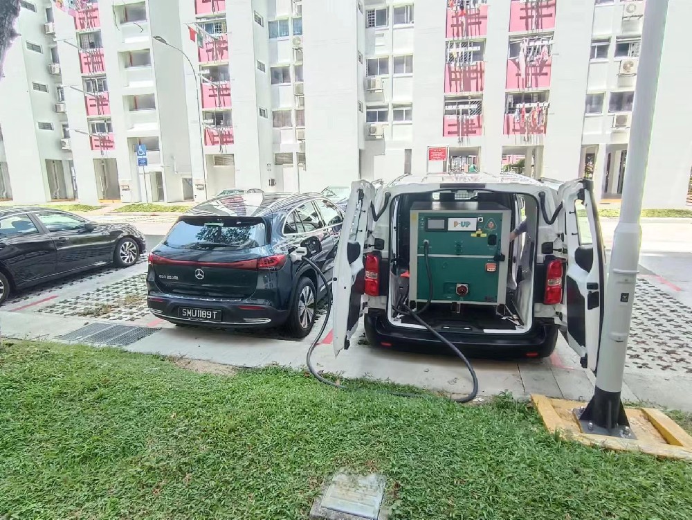 新加坡客户移动储能充电桩-移动充电车